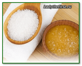 Скраб из меда и соли для тела